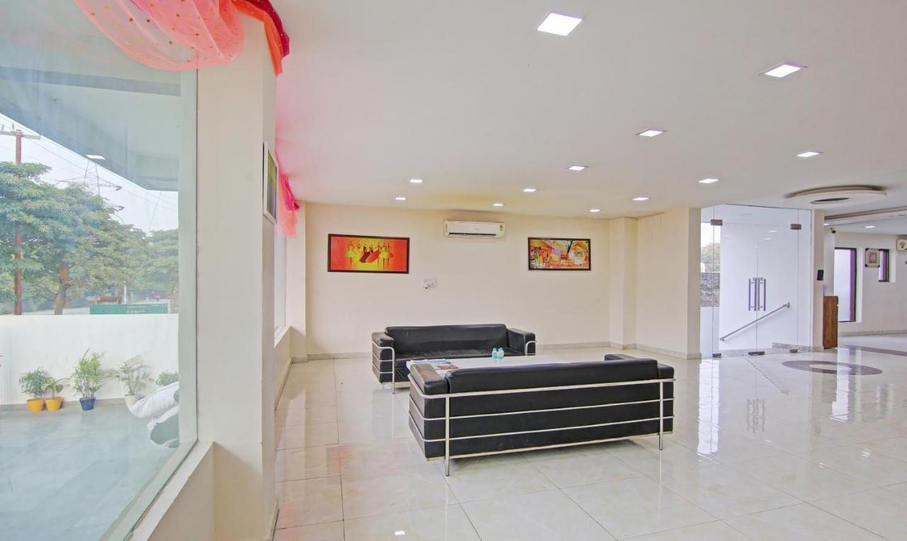 Treebo Amaya Inn Sector 72 Нойда Экстерьер фото